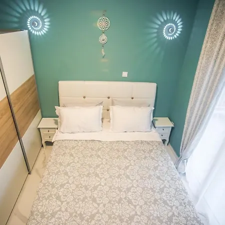 Diamond Lux Apartamento PalaiónTsiflíkion